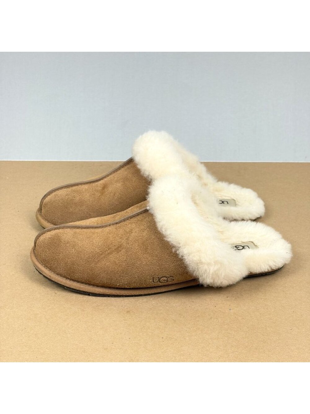 UGG Scuffette II Chestnut Slippers Womens 10.5 Tan Suede Sheepskin Lined Slip On